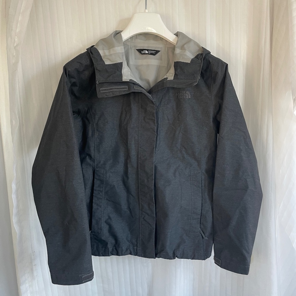 North Face Venture 2 Dryvent Jacket with Taped Seams, Gray, Women's Medium